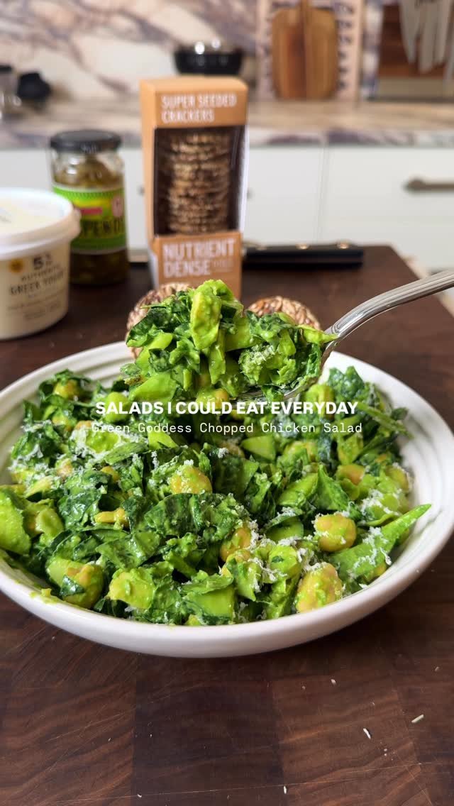 emthenutritionist 게시물 이미지: Green Goddess Chopped Chicken Salad 

440 kcal...