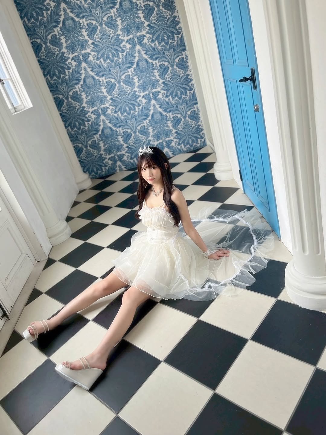 Photo by えなこ(Enako) on December 16, 2025. May be an image of checker board and text.