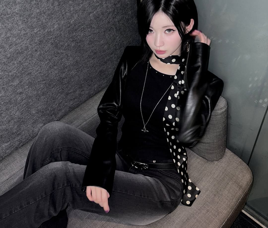 Photo by ENAMI ASA on November 19, 2025. May be an image of one or more people, hair, jacket, blazer and text.