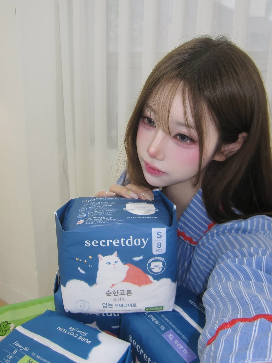 Photo shared by SUJIN ♥ on October 21, 2025 tagging @secretday_official. May be an image of diaper and text that says 'иae S 8 PCS secretday 순한코튼 슬림핏 입는오버나이트 입는 오버나이트 NOI COTION อว-ริกย os a5 wp PAEE S Stim-fit 소영 전제약의라력 พ 중대형80~ 105 XL 특대영 105 cre'.