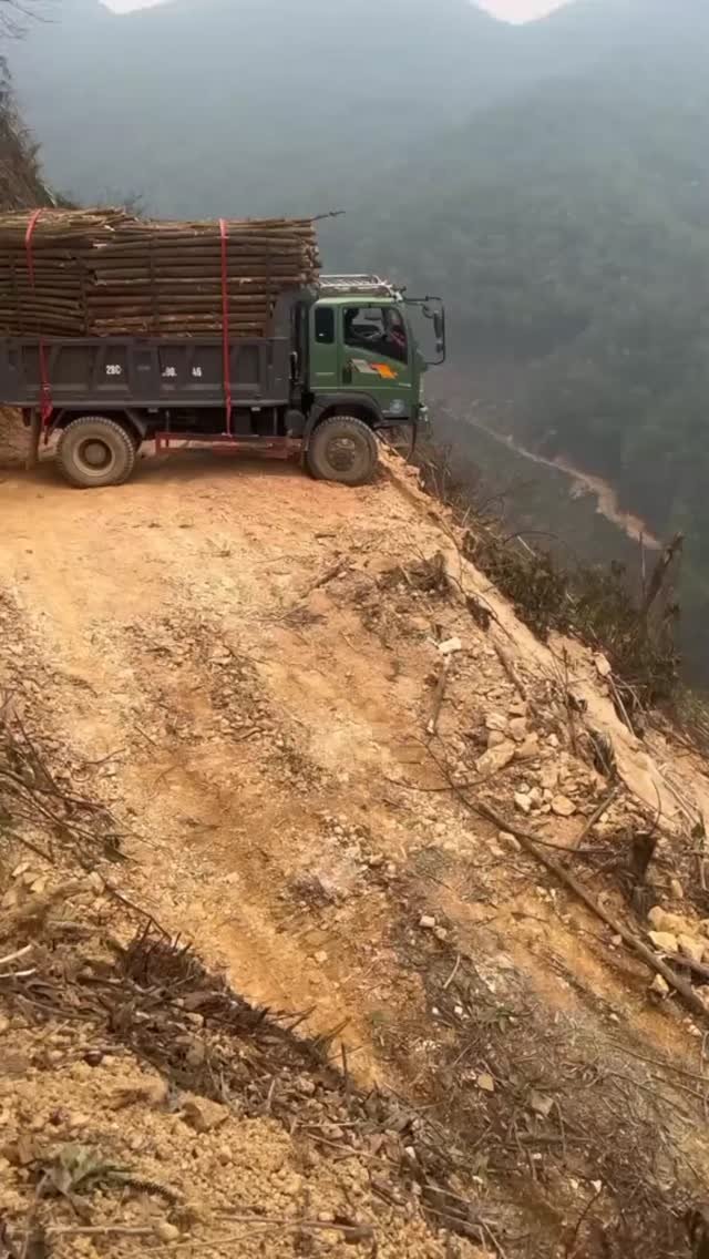 engineer_constructions 게시물 이미지: 😳😳
•
•
👆Follow us @engineer_constructions...
