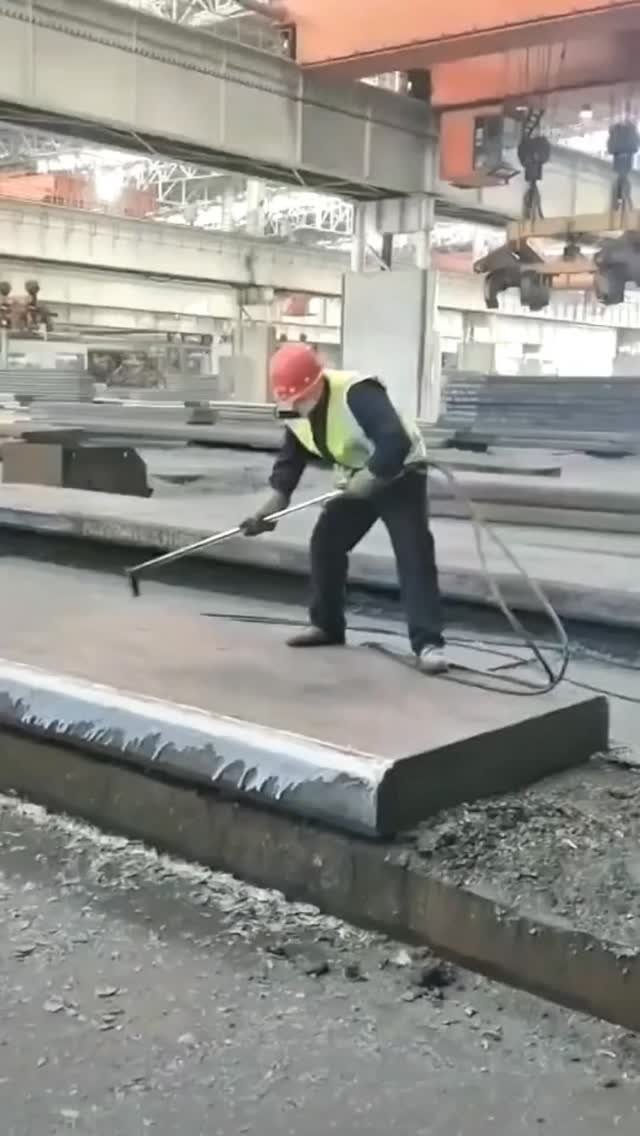 engineer_constructions 게시물 이미지: Hardwork!😳
•
•
👆Follow us...