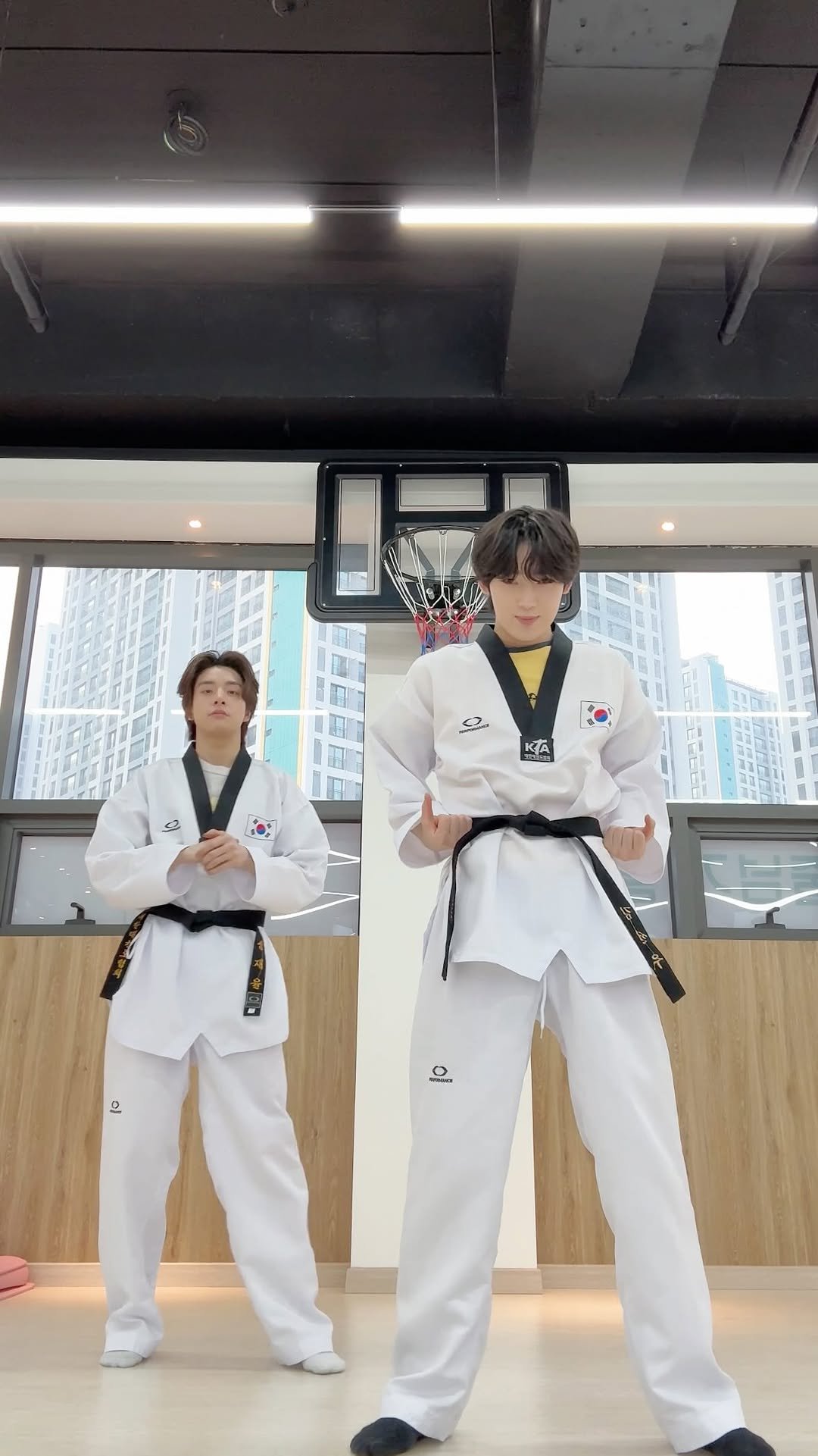 enhypen 게시물 이미지: #JAKE & #SUNOO 어린이 5월 9일 품새 연습 영상 공유드립니다:) #ENHYPEN