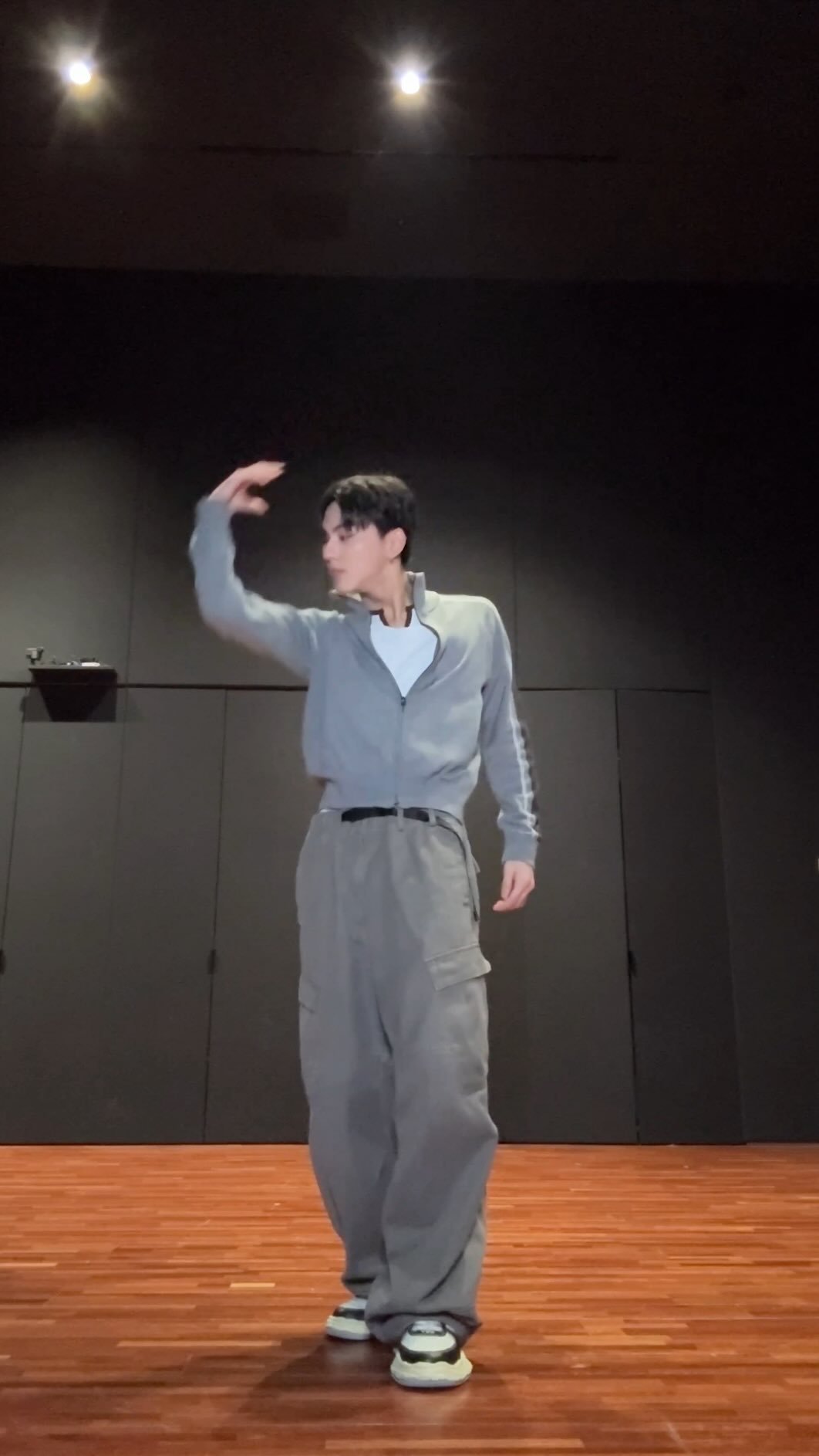 enhypen 게시물 이미지: Swim 🌊 #JUNGWON  #ENHYPEN @bts.bighitofficial