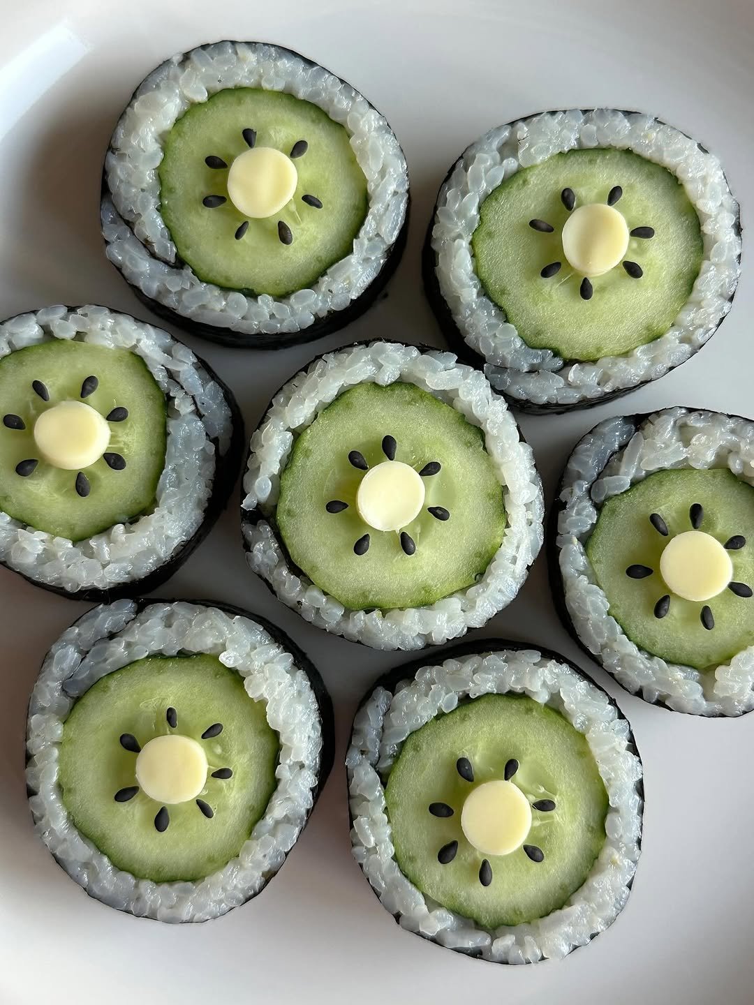 eniatable 게시물 이미지: 올 여름엔 키위김밥🥝😙