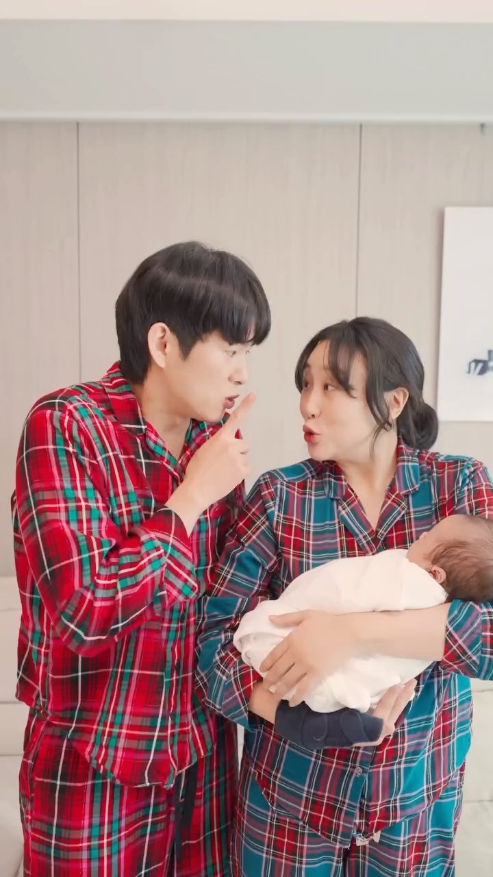 enjoycouple 게시물 이미지: #광고 쌍둥육아 하다보면 부부끼리 한단어로 대화가능🤣 3 Months of Twin...