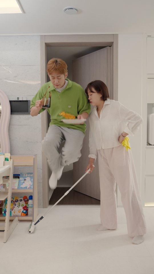 enjoycouple 게시물 이미지: #광고 남편 수명이 짧은 이유…😡 

육아에 지쳐 소파에 누우면 하루가 지나가버리는...