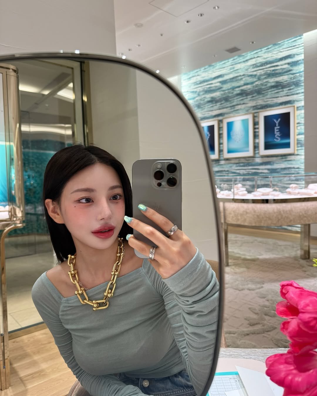 Photo shared by 김율 MINT on April 17, 2025 tagging @tiffanyandco.