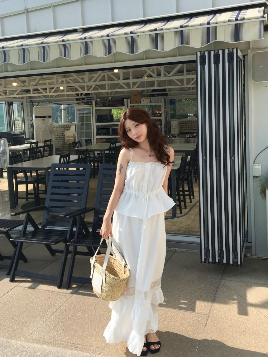 eove_eunju 게시물 이미지: 레전드 스커트와 슬리브리스가 옵니다••🤍✨
