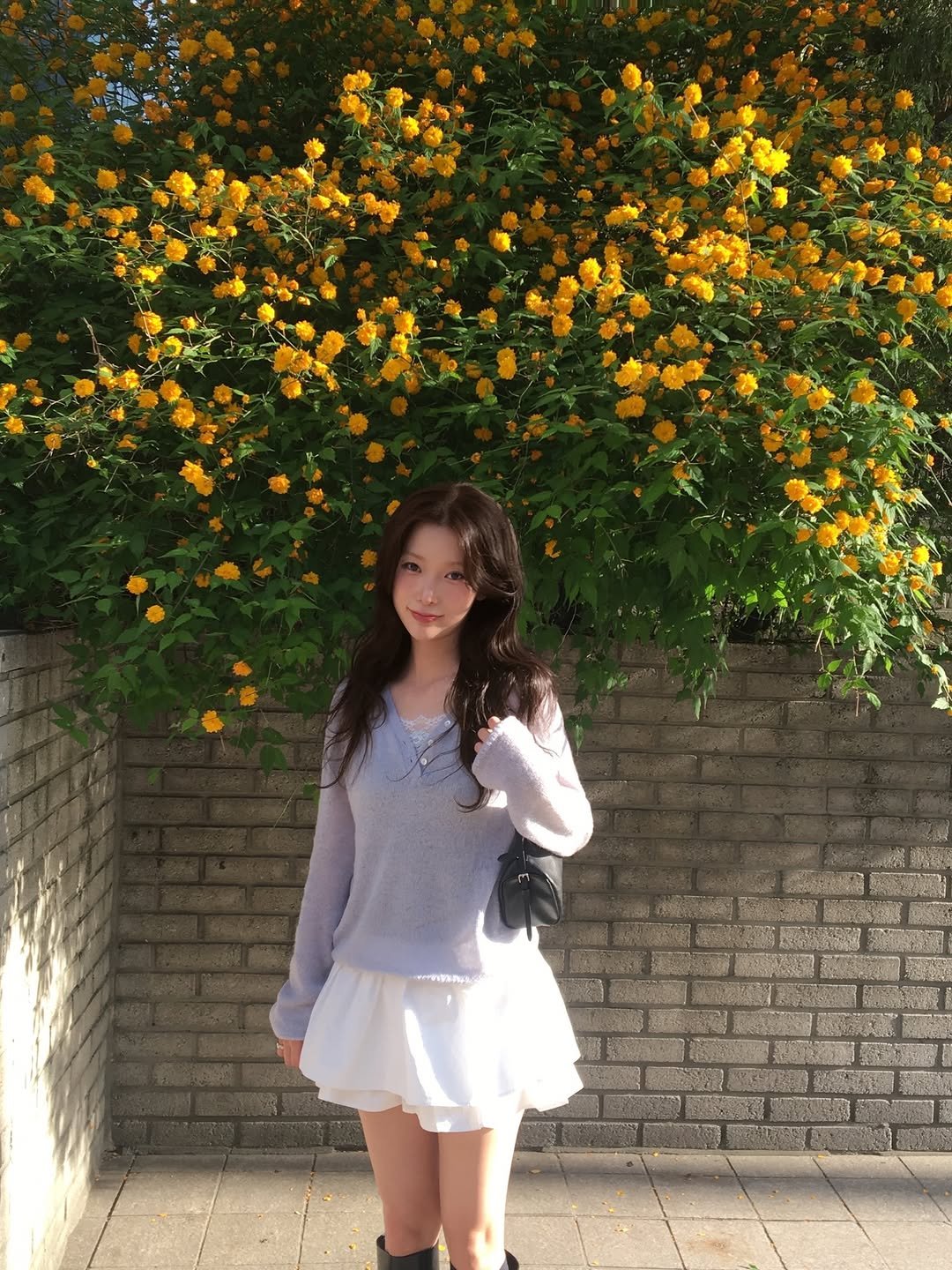 eove_eunju 게시물 이미지: 성수 나들이~~🪽🎀
직접 염색한 원사라 더 애정이 가는
바이올렛 블루 헤이즈 니트 입구🩵