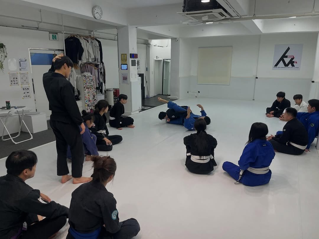 Photo by 연신내 EP주짓수 on February 06, 2026. May be an image of martial arts, belt and text.