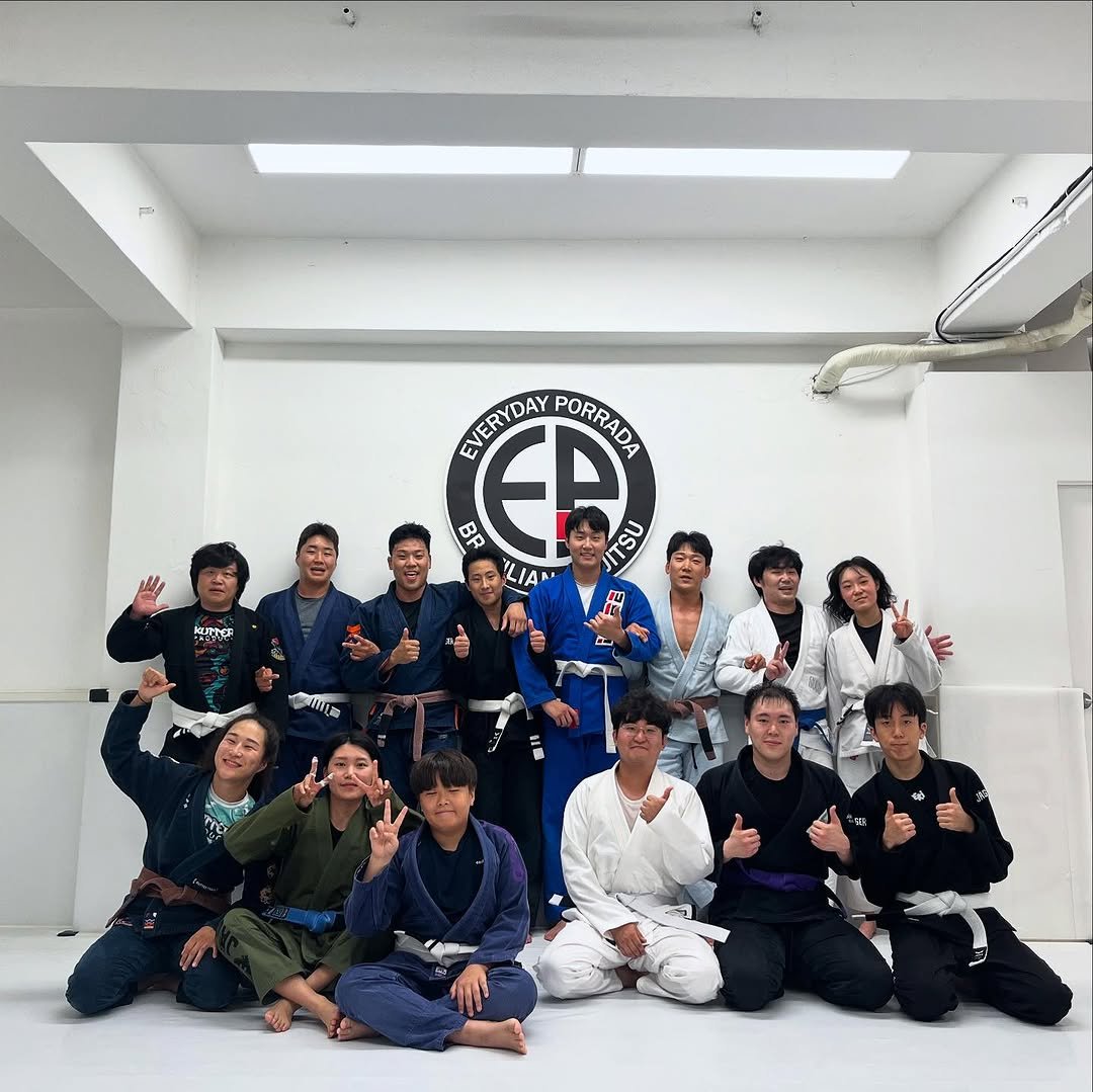 Photo by 연신내 EP주짓수 on August 07, 2025. May be an image of 13 people, belt and text.