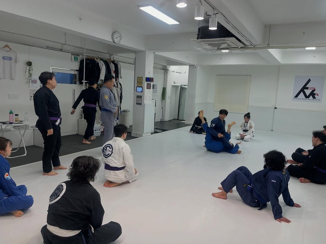 Photo by 연신내 EP주짓수 on April 14, 2026. May be an image of martial arts and text.