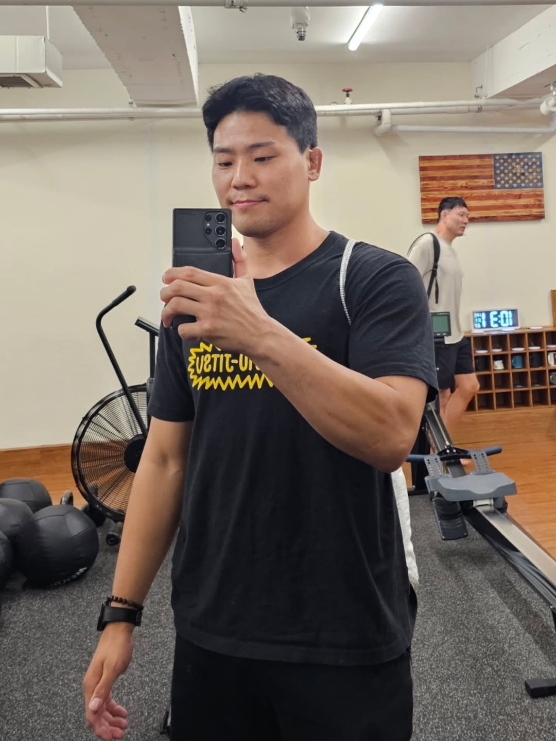 Photo shared by 박영재 on August 01, 2025 tagging @kriskimbjj, @wk2_kied, and @kiedtrainingcenter. May be a selfie of 2 people, biceps, treadmill and text.