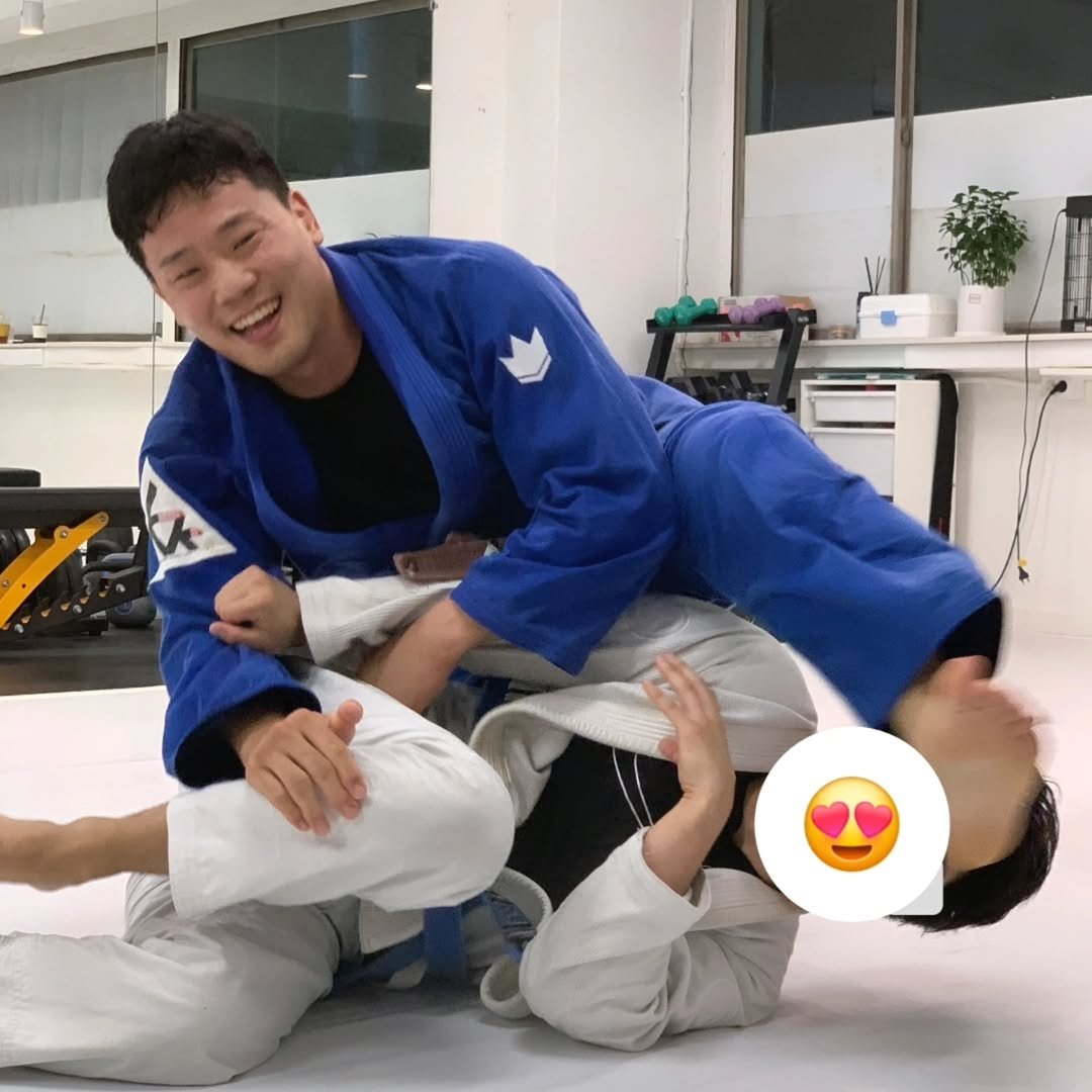 Photo by 박영재 on July 18, 2025. May be an image of 1 person, performing martial arts, belt and text.