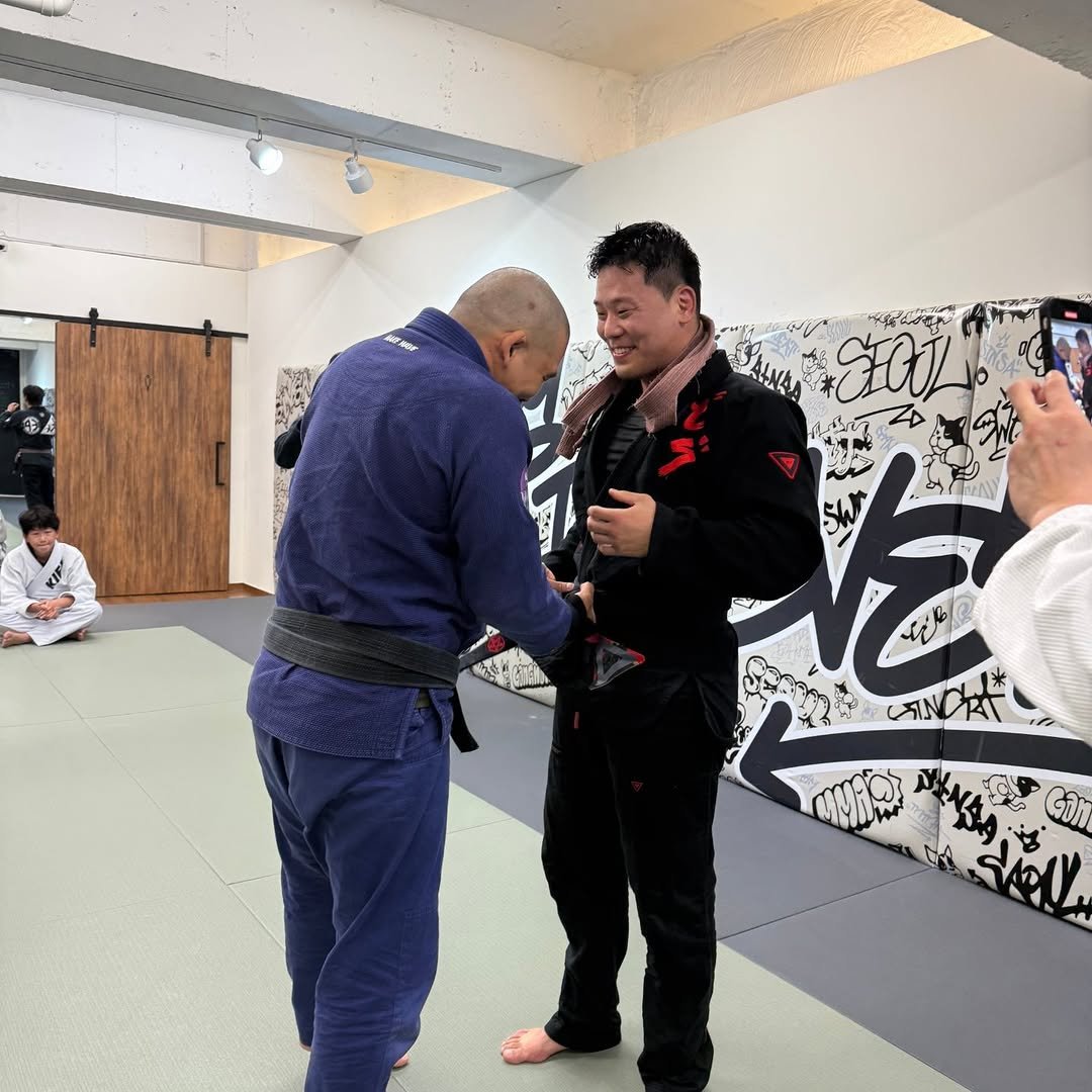 Photo by 박영재 on November 10, 2025. May be an image of martial arts, mat, belt and text.