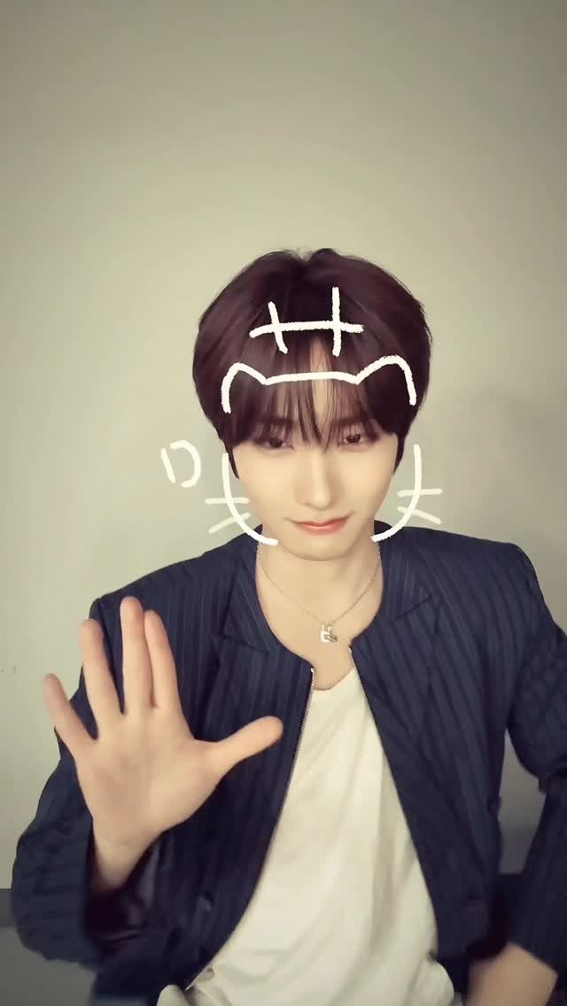 epex.official 게시물 이미지: 나도 바쁘다고!!!!😡

#EPEX #이펙스 #JEFF #제프 #젶프프