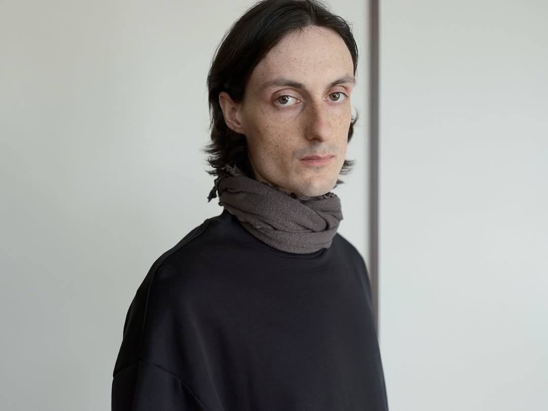 epicenter.tourist 게시물 이미지: Net scarf Ganache, soft touch, relaxed tissue