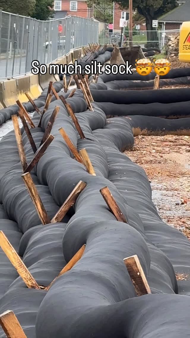 eric_jumper 게시물 이미지: Quite possibly the most silt sock per acre...