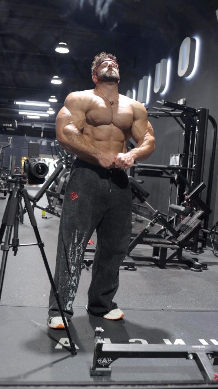 ericjanickifitness 게시물 이미지: Come train push with me. First time trying a...