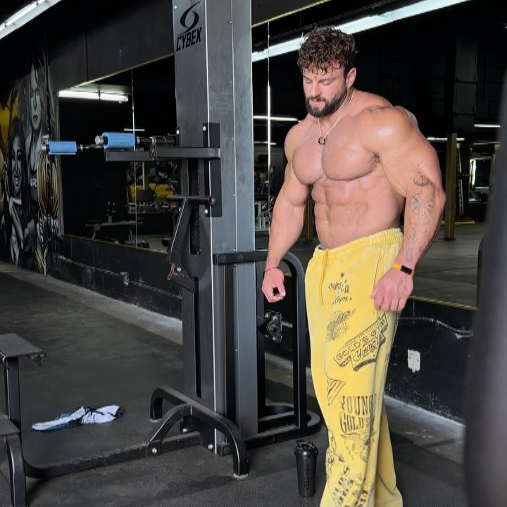 ericjanickifitness 게시물 이미지: 📝 Please read 👇 

New Year’s Day always makes...