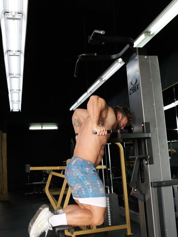 ericjanickifitness 게시물 이미지: Express push day workout 😤 

2 hard sets of...