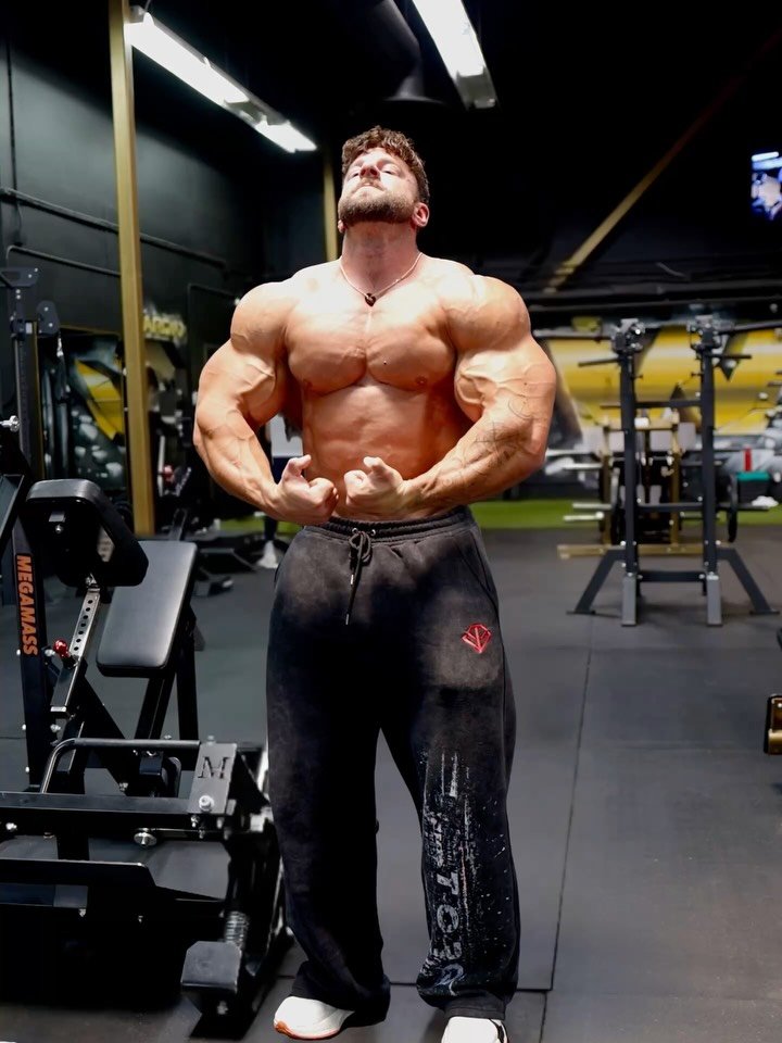 ericjanickifitness 게시물 이미지: Film push workout powered by both of my...