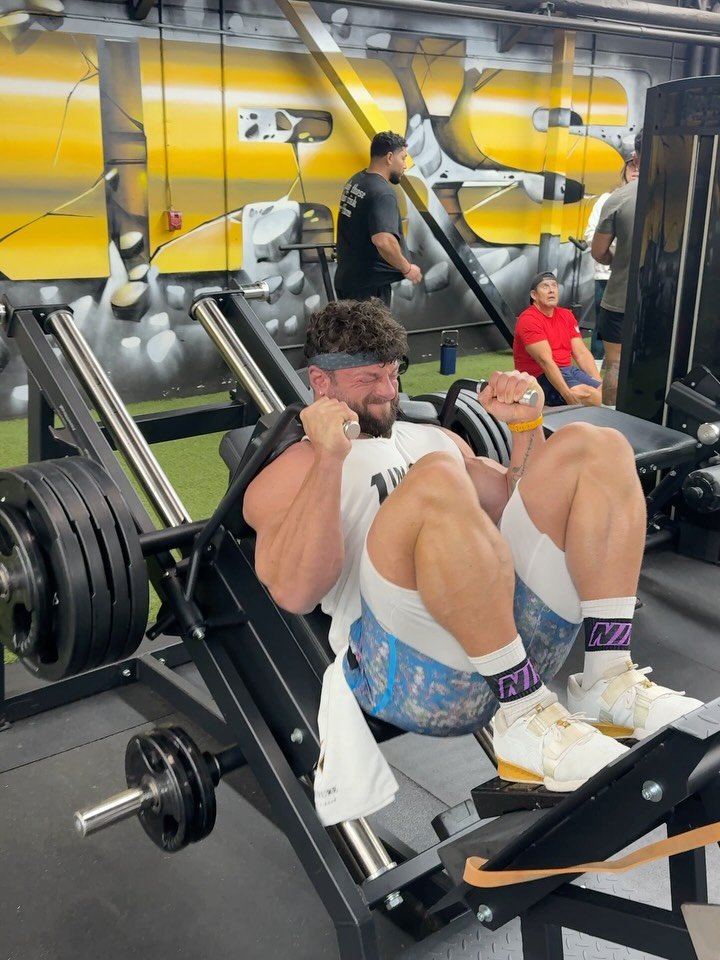 ericjanickifitness 게시물 이미지: Superhero leg day 🦸🏼‍♂️ AND WHY I USE MAXIMUM...