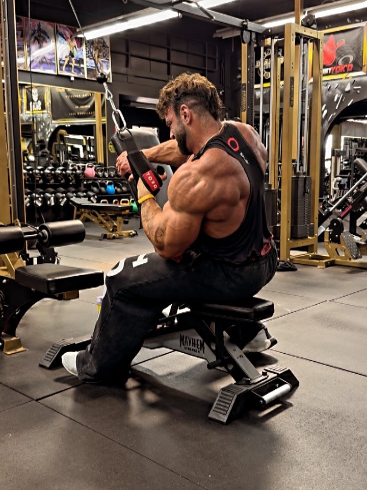 ericjanickifitness 게시물 이미지: FULL BACK & BICEPS DAY (QUALITY > QUANTITY)...