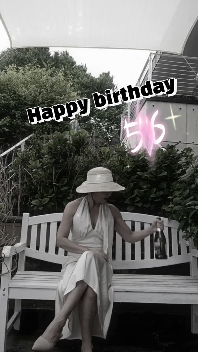 erin_myway 게시물 이미지: 여러분 
저 생일 이에요 ㅎㅎ

유행 따라하기 힘들다!!
May 26 해삐 해삐♡♡