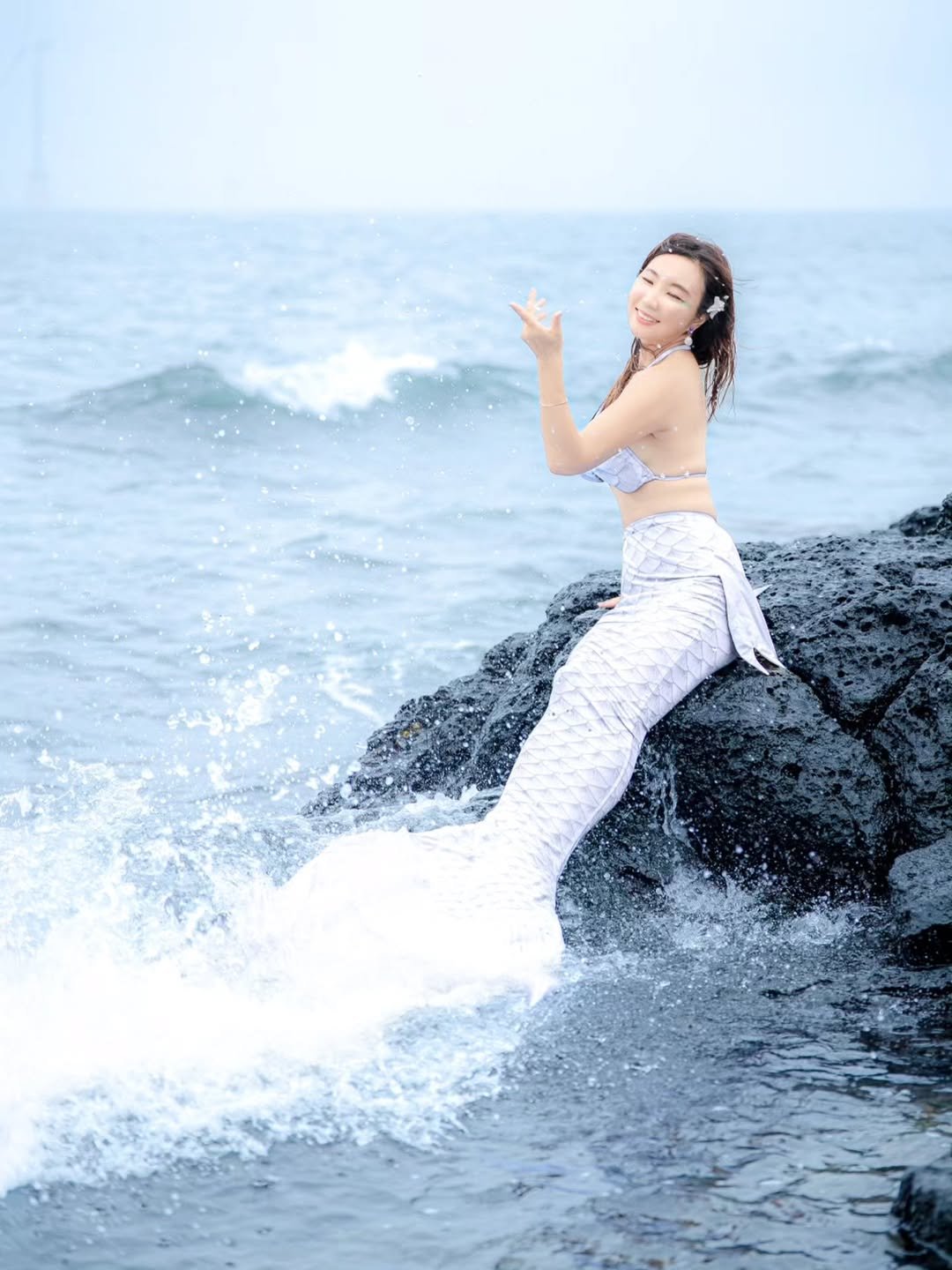 Photo shared by 제주동화스냅 on August 15, 2025 tagging @erin_myway, @skfo0626, and @skfo_0626. May be an image of 1 person and text.