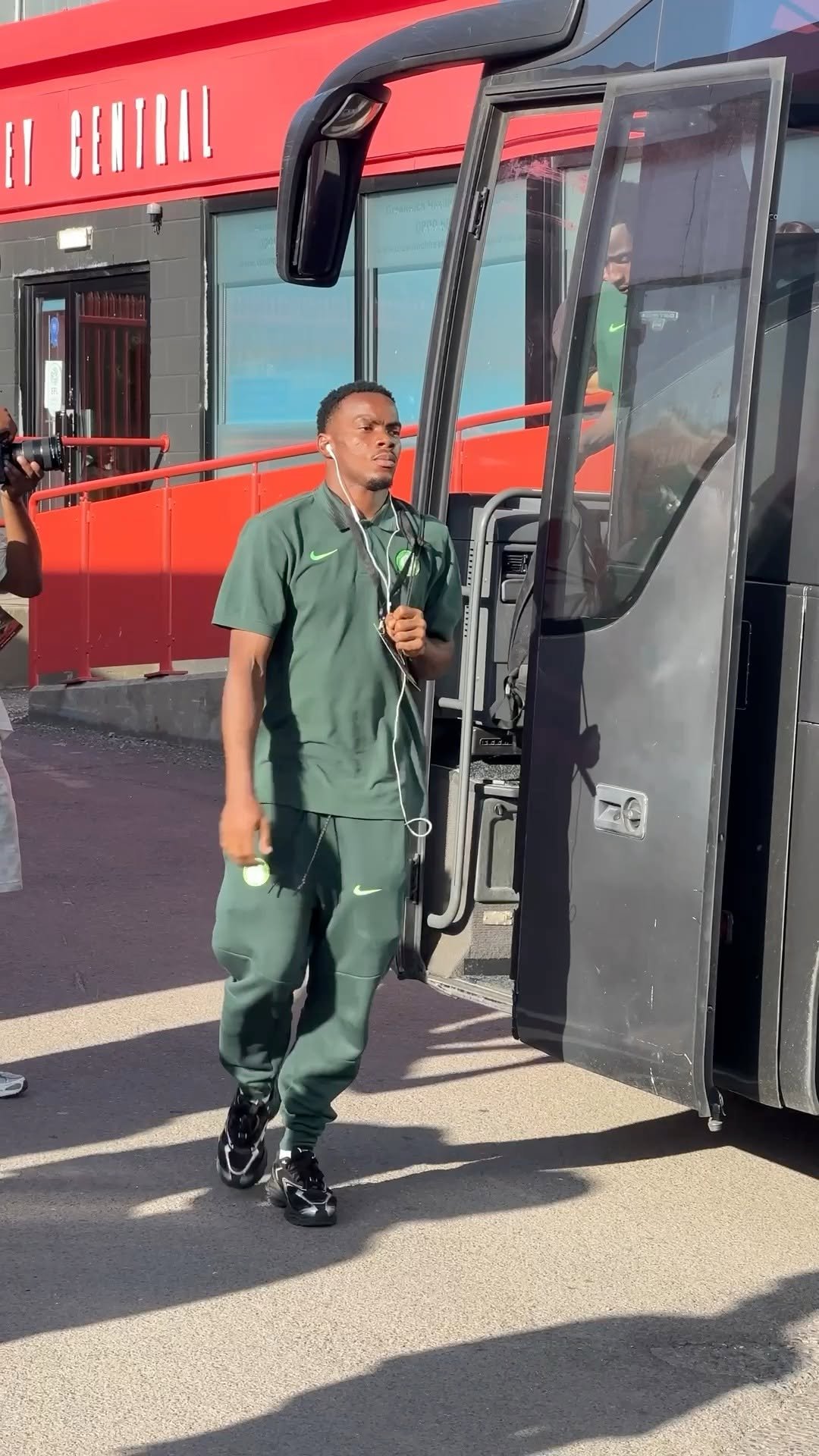 espnuk 게시물 이미지: The Super Eagles arrive at The Valley Stadium...