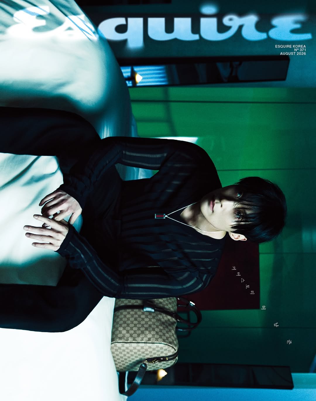 esquire.korea 게시물 이미지: #제작지원 
새벽 4시, 의문의 침입자와 허남준의 쫓고 쫓기는 미스터리. 구찌와...