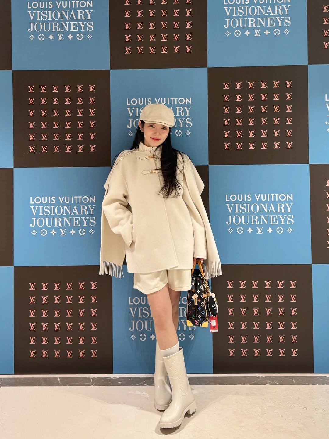 Photo shared by 박에스더 ( ᴱˢᵀᴴᴱᴿ ᴾᴬᴿᴷ ) on December 04, 2025 tagging @louisvuitton, and @angela_gelachoi. May be an image of ‎duffle coat, beret and ‎text that says '‎LOUIS VUITTON VISIONARY JOURNEYS 令中中國十四 LOUIO VISIONARY JOURNEYS 令田区+中 V VVYXY EVVXVY لا V V VEVVYY YVVVVX LOUISVUITTON LOUIS VUITTON VIS RY JO YS 수 VYVYVX LOUIS LOUISVUITTON VUITTON VISIONARY JOURNEYS 中國0 LOUISVUITTON LOUIS VUITTON VISIONARY JOURNEYS 中十区+日 亚 YVVVVX VVXYYY LOU VISI JOU R VVVVVV VVVVY YYYVXV VYVVVY YVXXVV VVVYVV LV LV‎'‎‎.