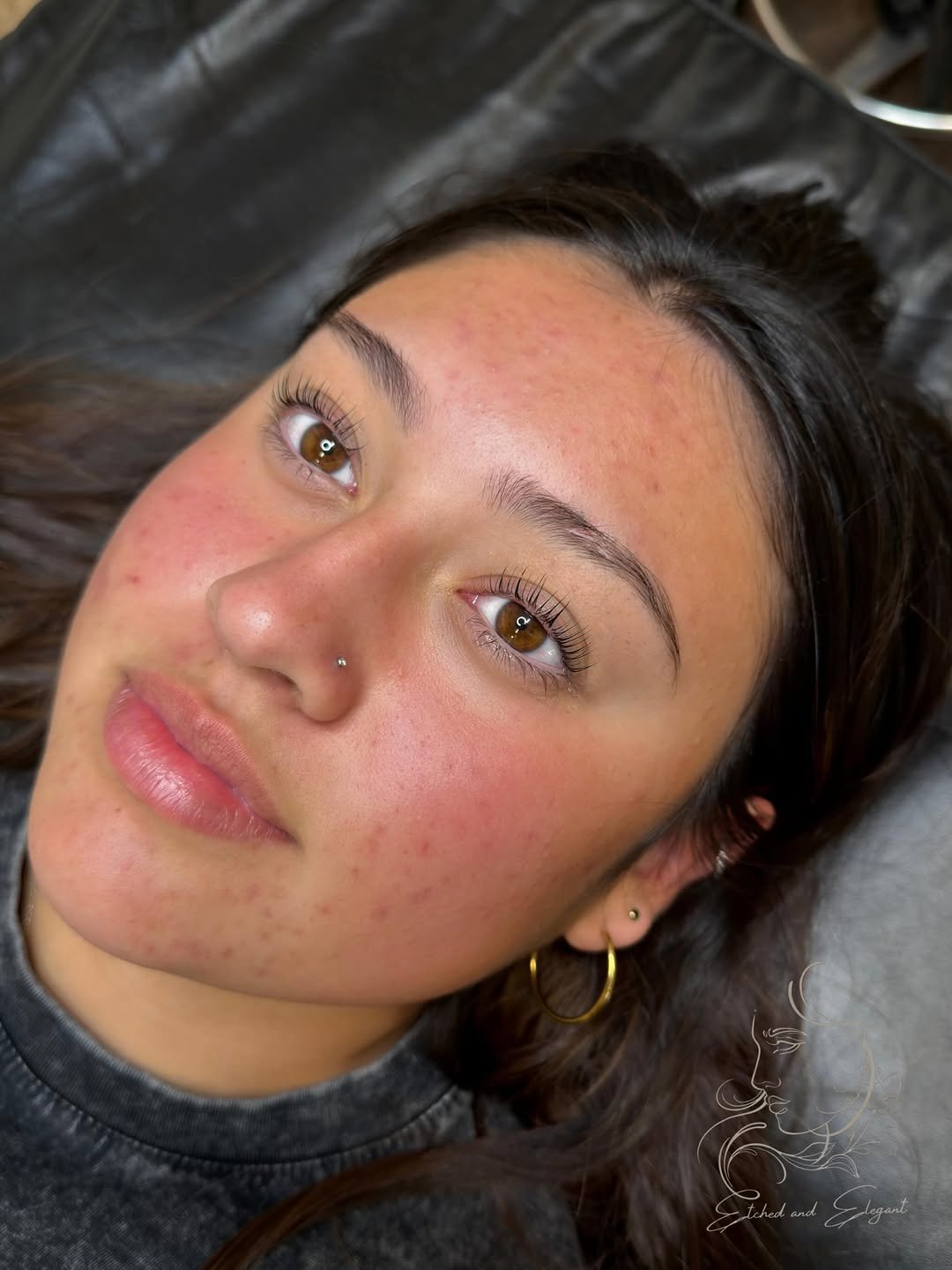 etchedandelegant 게시물 이미지: Hellllooo 𝐋𝐀𝐒𝐇 𝐋𝐈𝐅𝐓😍🤍

Lash Lift lasts up to...