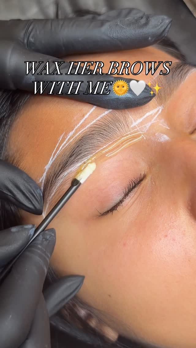 etchedandelegant 게시물 이미지: A clean brow wax for your feed😛🤍

#brows...