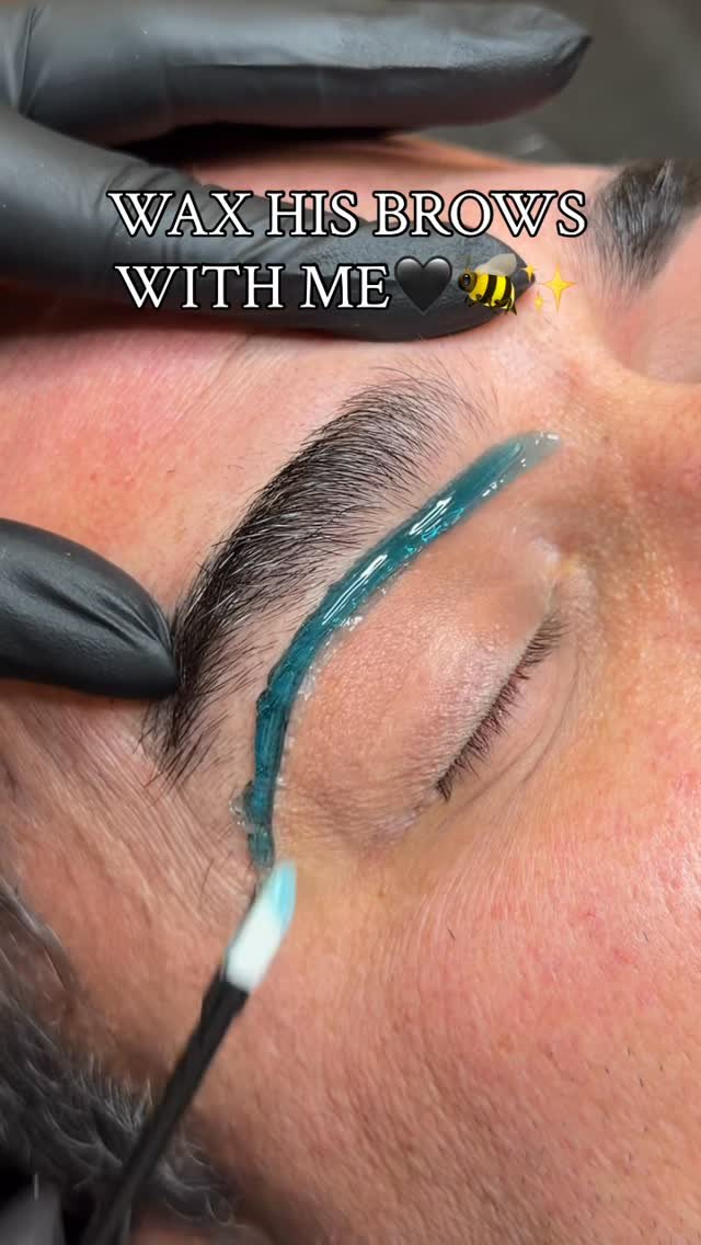 etchedandelegant 게시물 이미지: Men should have good eyebrows too!😍

#browwax...