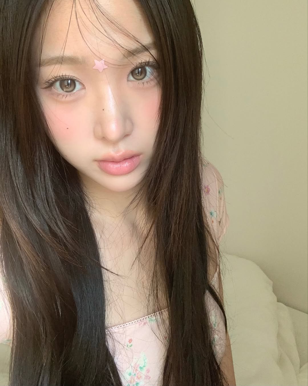 Photo shared by Eunji Hong on November 26, 2025 tagging @romandyou. May be a selfie of one or more people, makeup, hair and text.