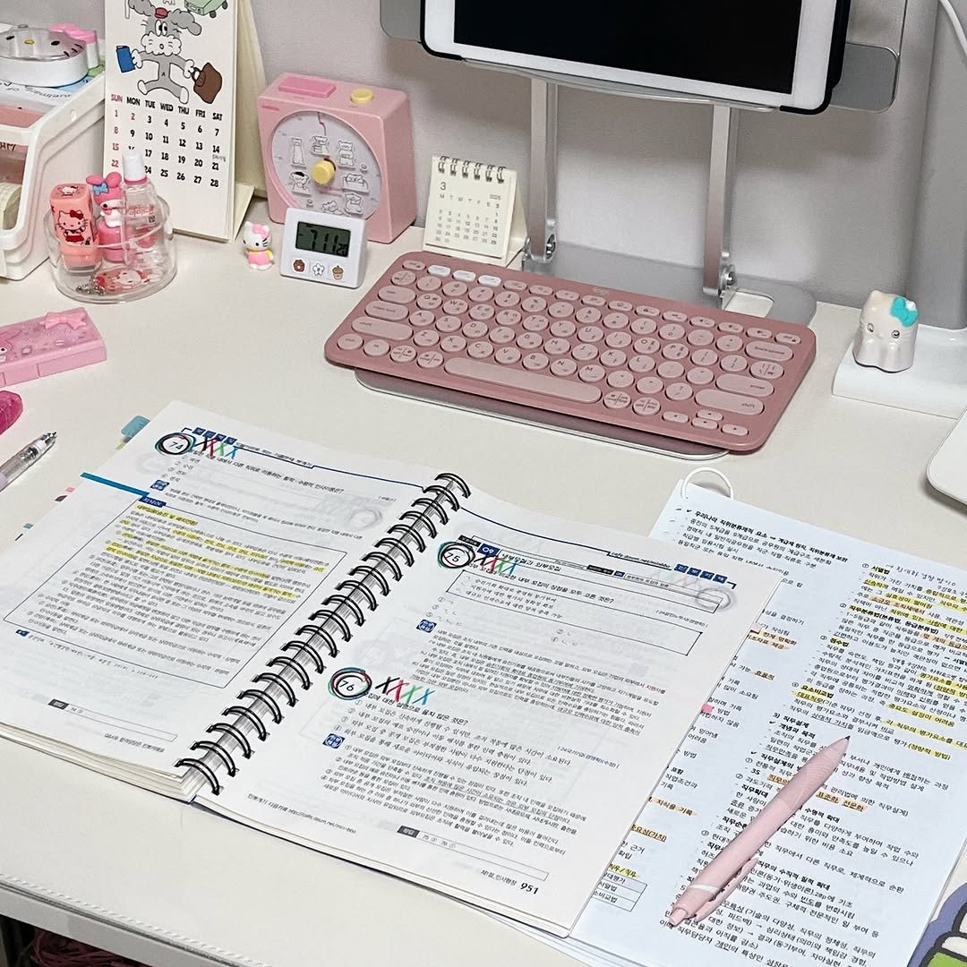 Photo by 공시생 은현 on March 23, 2026. May be an image of diary, binder, desk, pen, stapler, office and text.
