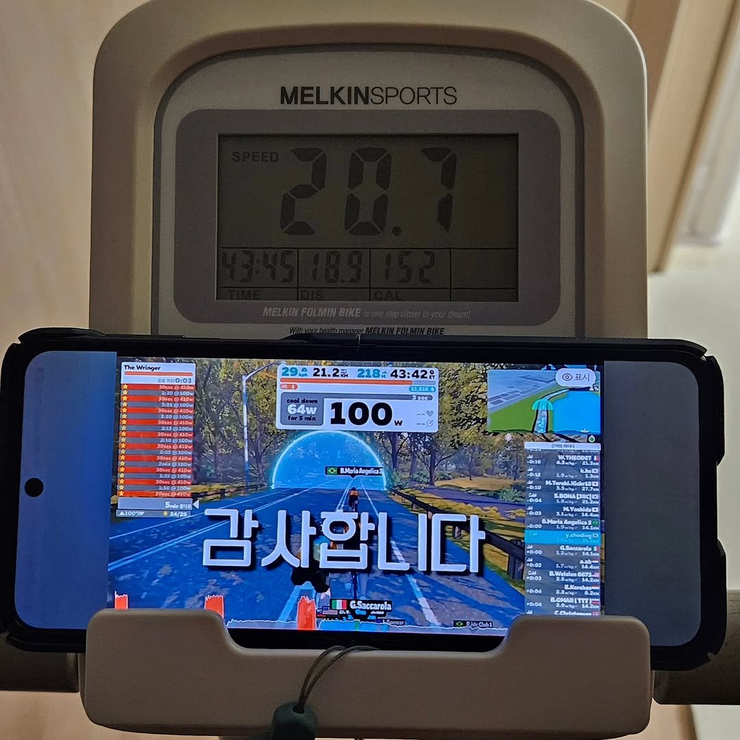 eunj_jj 게시물 이미지: 02. 16

#운동 
열심히 타다가 채채 아픔 이슈, 어깨 통증 이슈 때문에...