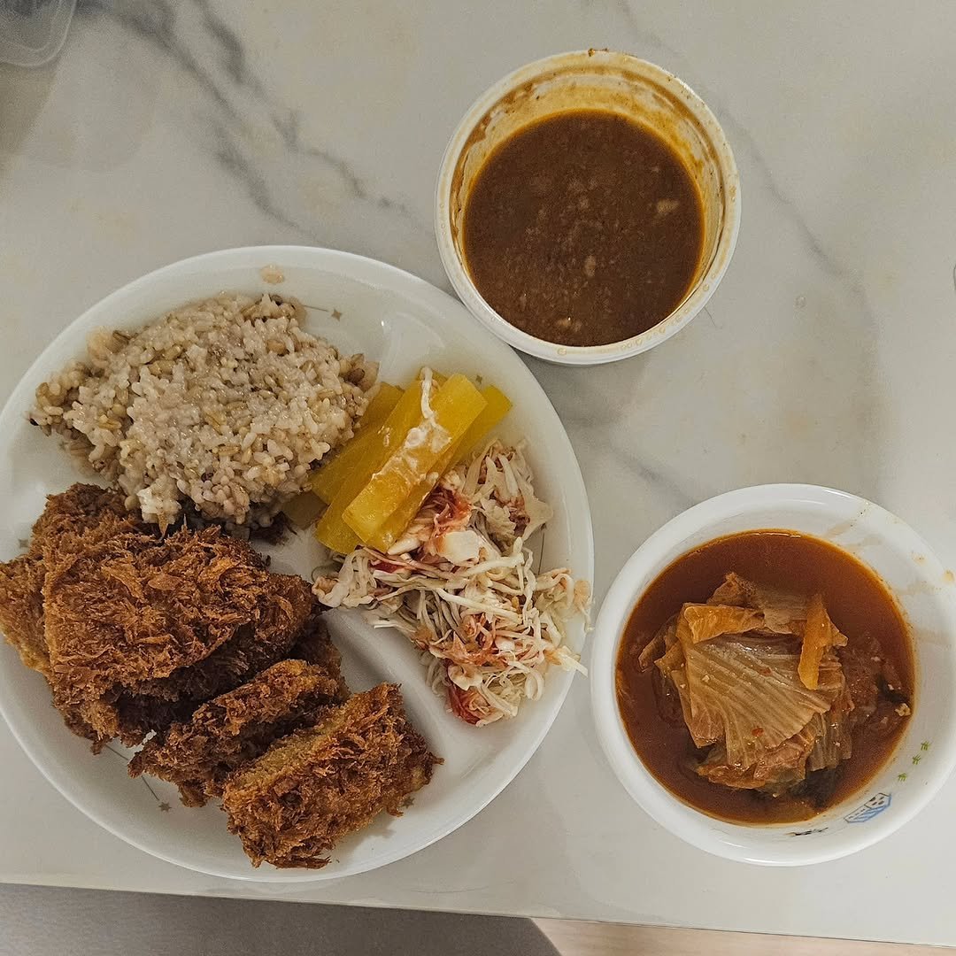 eunj_jj 게시물 이미지: 09. 17 맛있게 먹으면서 운동하기 꿀🐷🩷

언제 먹을 수 있을지 몰라 잘...