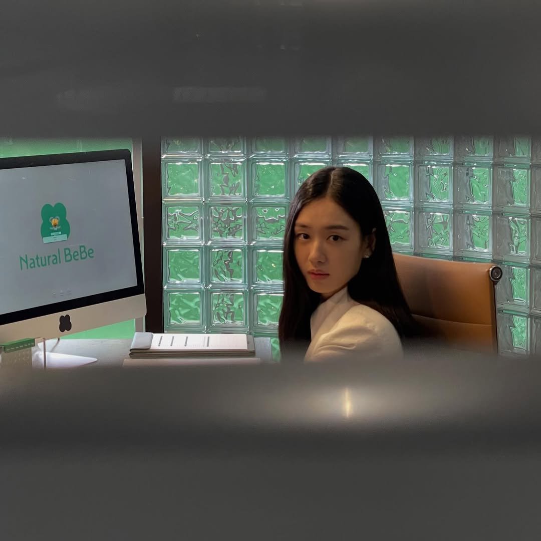 Photo by 안은진 on November 20, 2025. May be an image of office and text.