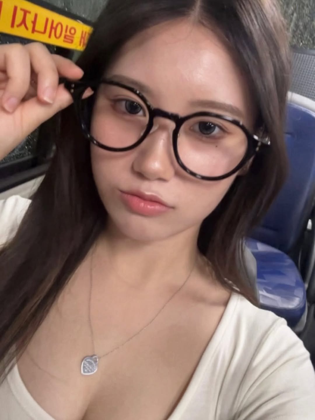 Photo by 은냥 on September 11, 2025. May be a selfie of one or more people, hair and bus.