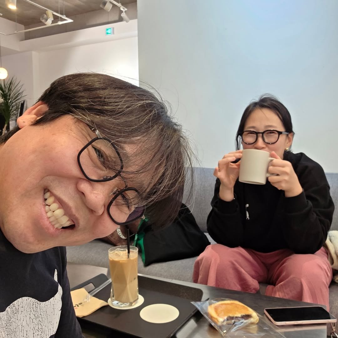 Photo shared by 정은표 on December 28, 2025 tagging @whitewang78. May be a selfie of coffee cup, cornflower and text.