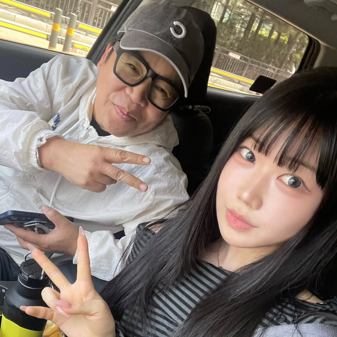 Photo by 정은표 on April 20, 2026. May be a selfie of one or more people, hair, top, parka and text.