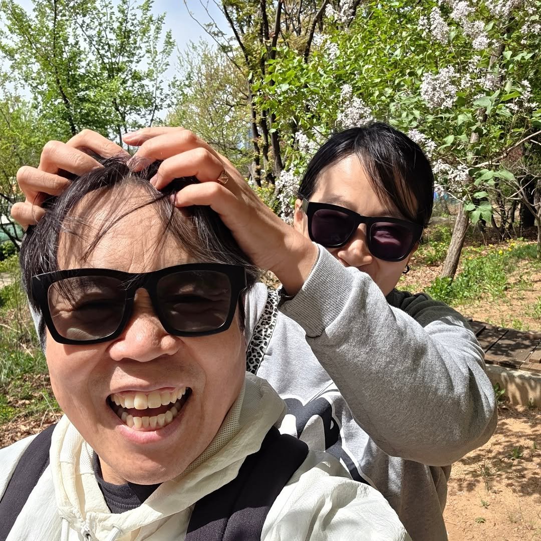 Photo by 정은표 on April 24, 2026. May be a selfie of park and text.