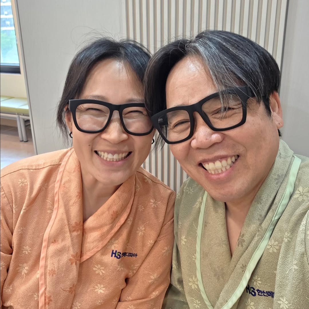 Photo shared by 정은표 on April 21, 2026 tagging @whitewang78. May be a selfie of one or more people, hair, eyeglasses, bath robe, robe and text.