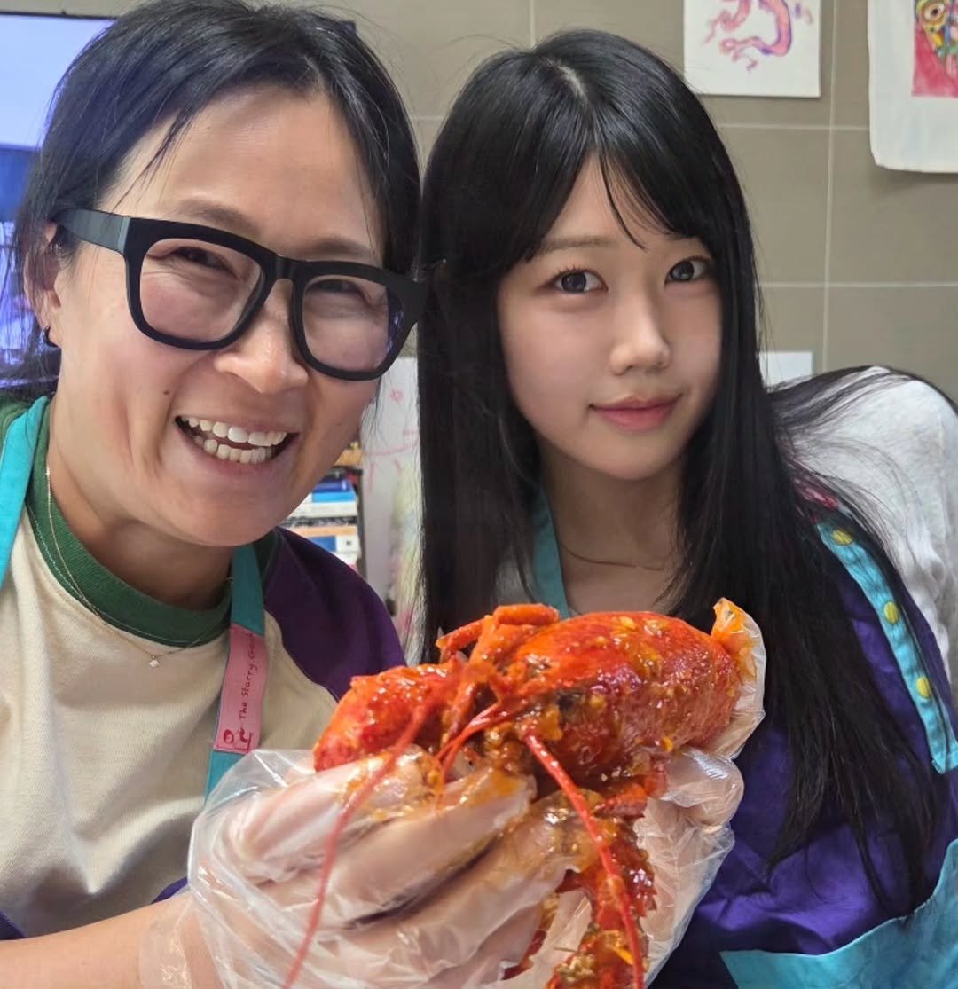 eunpyoya 게시물 이미지: 가난한 연극배우 시절 지인의 소개로 사업가를 꿈꾸는 도현이를 처음 만났다
꿈도 많고...