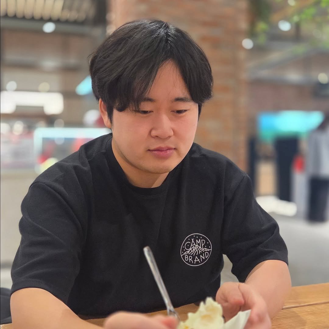 Photo by 정은표 on February 21, 2026. May be an image of gelato, pie and text.