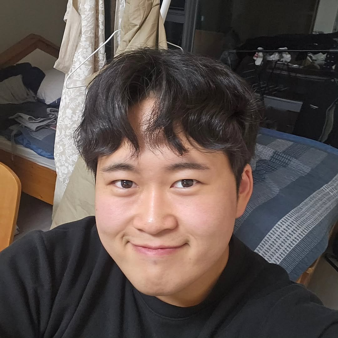 Photo by 정은표 on November 13, 2025. May be a selfie of text.